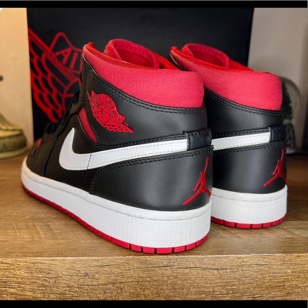 Jordan 1 Mid